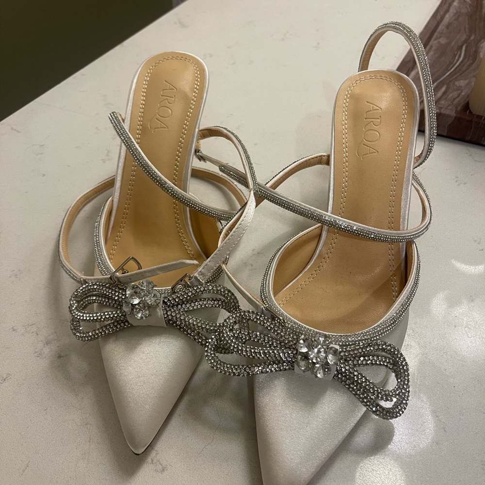 Silver Women's Shoes with Rhinestone Bow